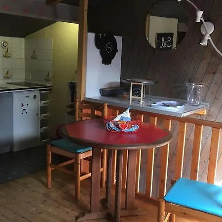 A La 20m Belle Vue 公寓